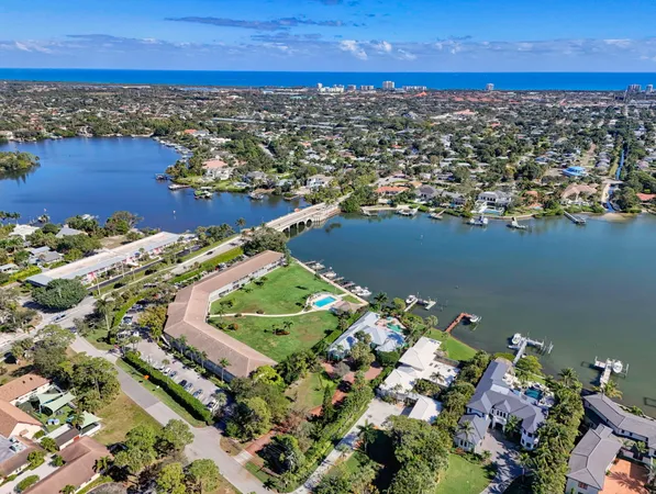 $589,000 | 478 Tequesta Drive, Unit 209, Tequesta, FL 33469