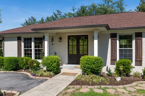 $950,000 | 2221 Castlewood Drive, Franklin, TN 37064