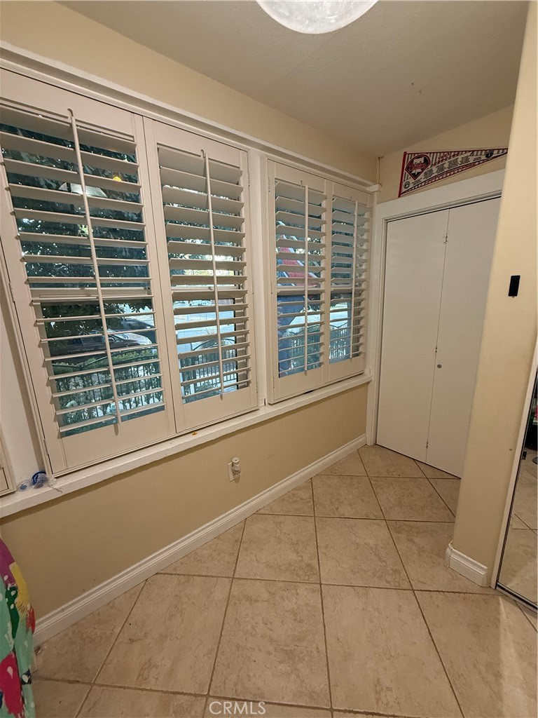 4193 5th Street Riverside, CA 92501 - Photo 15 of 27 Bedroom 3 entry- faces 5th street