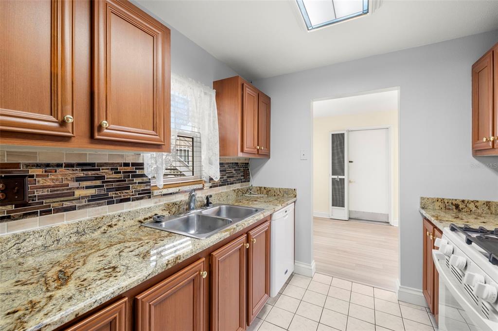 10038 62nd Avenue North, Unit 1 St. Petersburg, FL 33708 - Photo 5 of 39