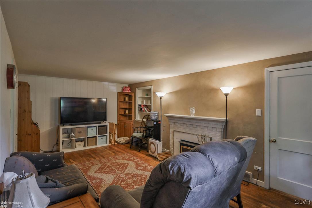 2637 Winston Road Bethlehem, PA 18017 - Photo 4 of 19 Gallery Image 4