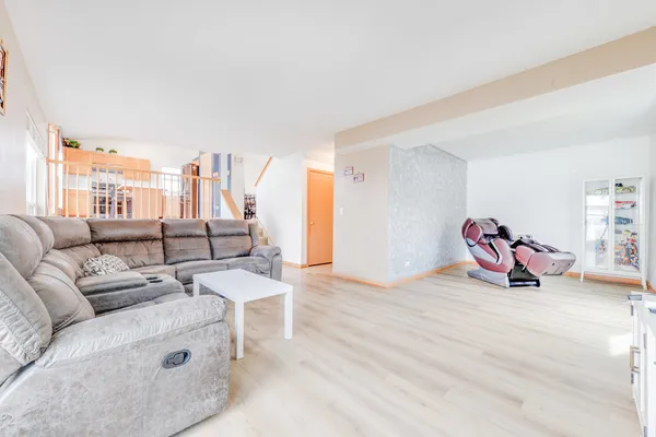$389,000 | 579 Rebecca Lane, Bolingbrook, IL 60440