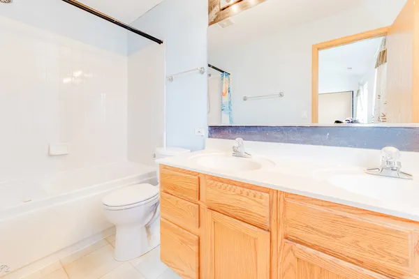 $389,000 | 579 Rebecca Lane, Bolingbrook, IL 60440