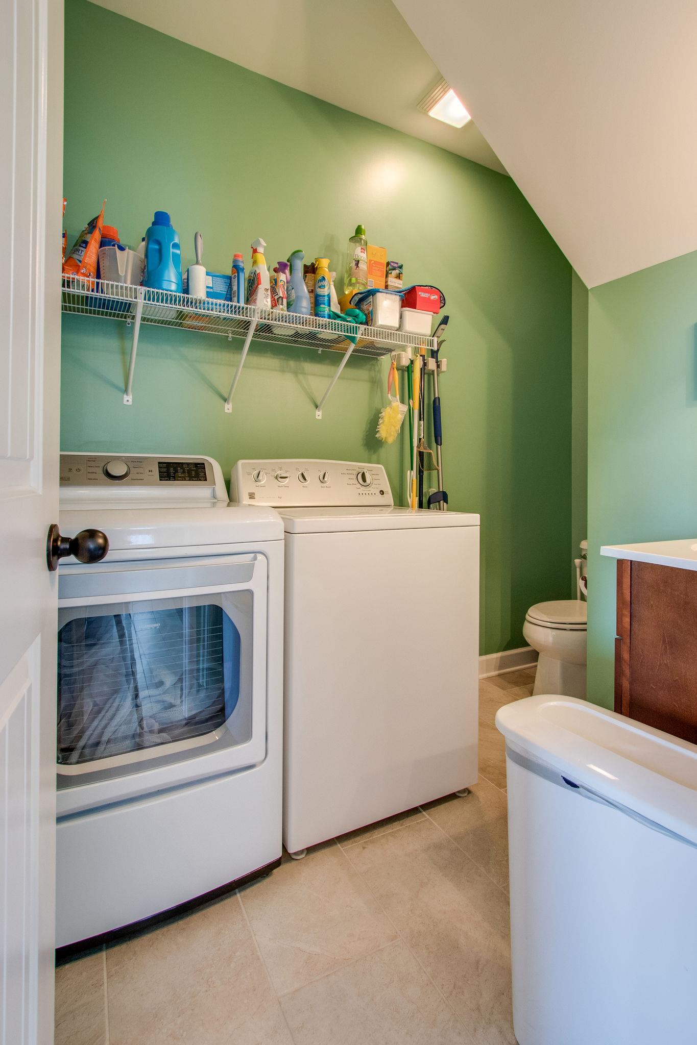4121 Beasleys Bend Road Lebanon, TN 37087 - Photo 14 of 28 a utility room with dryer and washer