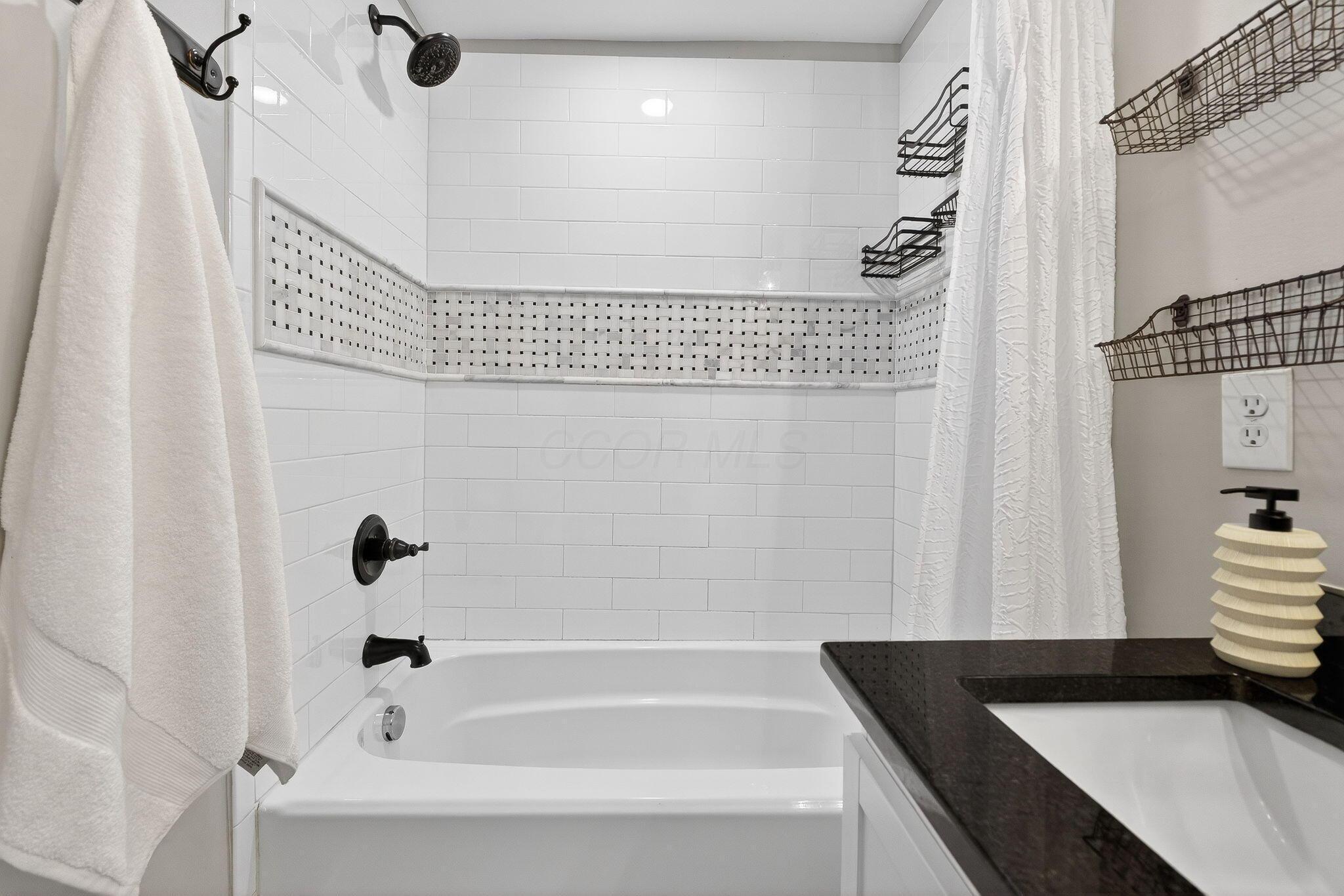 15156 Meredith State Road Sunbury, OH 43074 - Photo 30 of 61 Tile surround tub/shower combo
