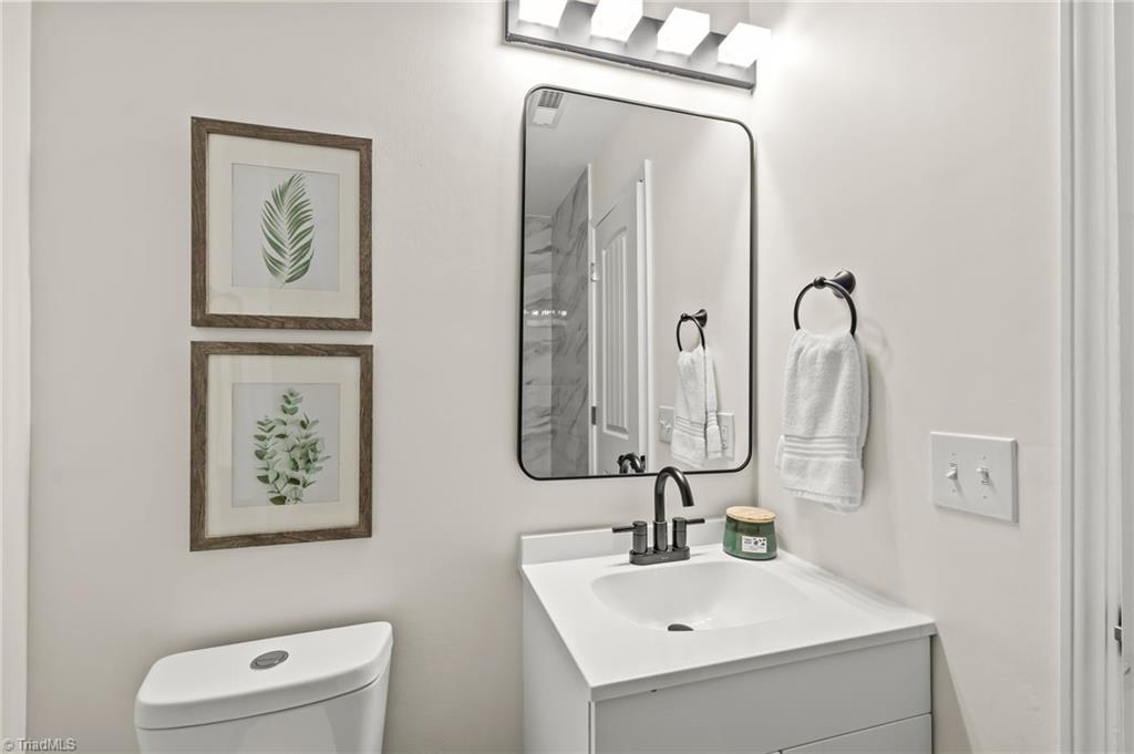 1406 Chatham Drive High Point, NC 27265 - Photo 24 of 48 Guest Full bath