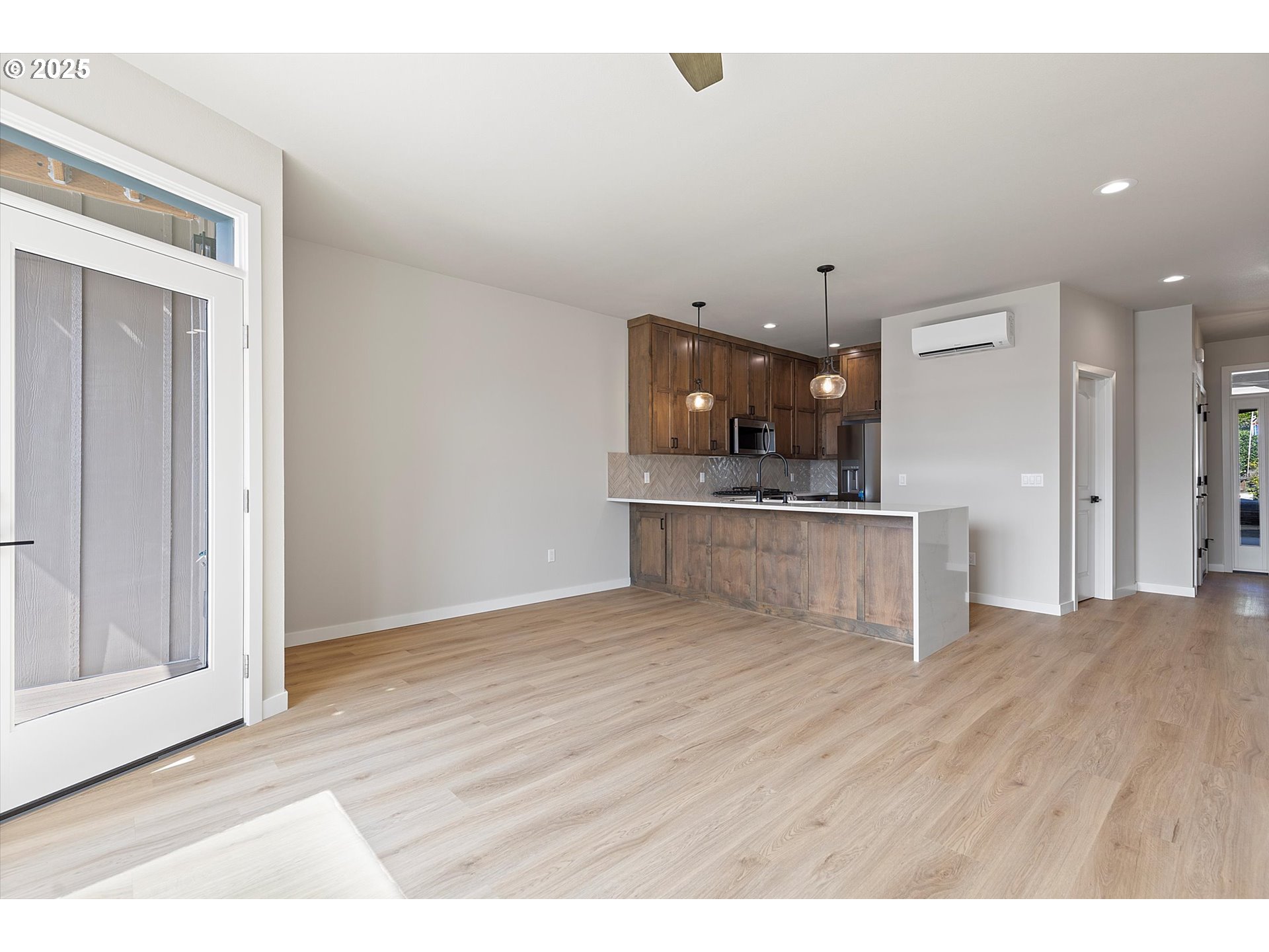 819 Southwest 13th Street, Unit 2 Newport, OR 97365 - Photo 15 of 35