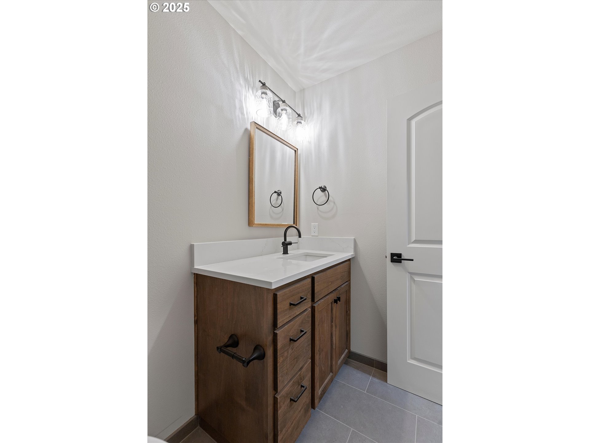 819 Southwest 13th Street, Unit 2 Newport, OR 97365 - Photo 22 of 35