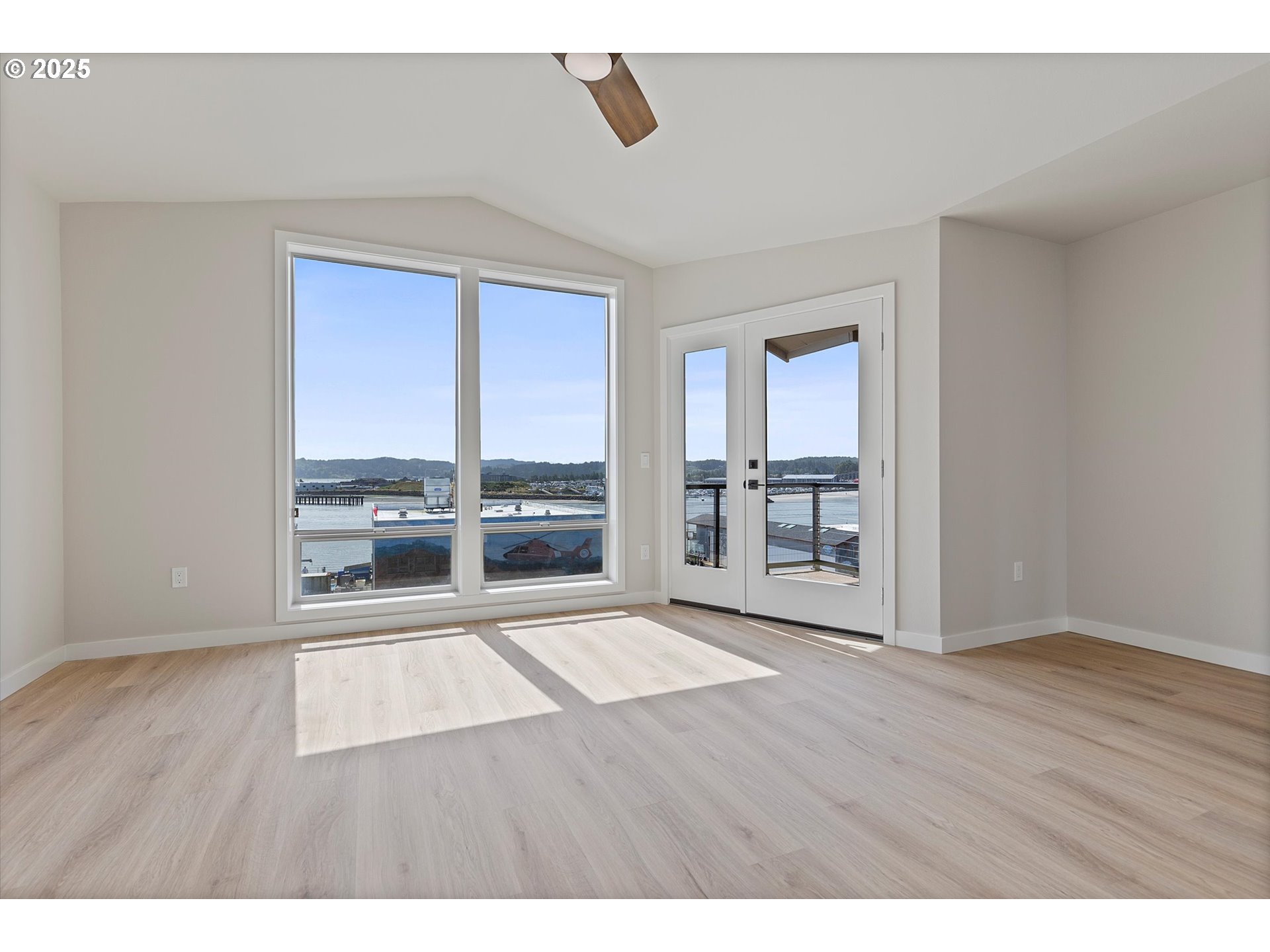 819 Southwest 13th Street, Unit 2 Newport, OR 97365 - Photo 25 of 35
