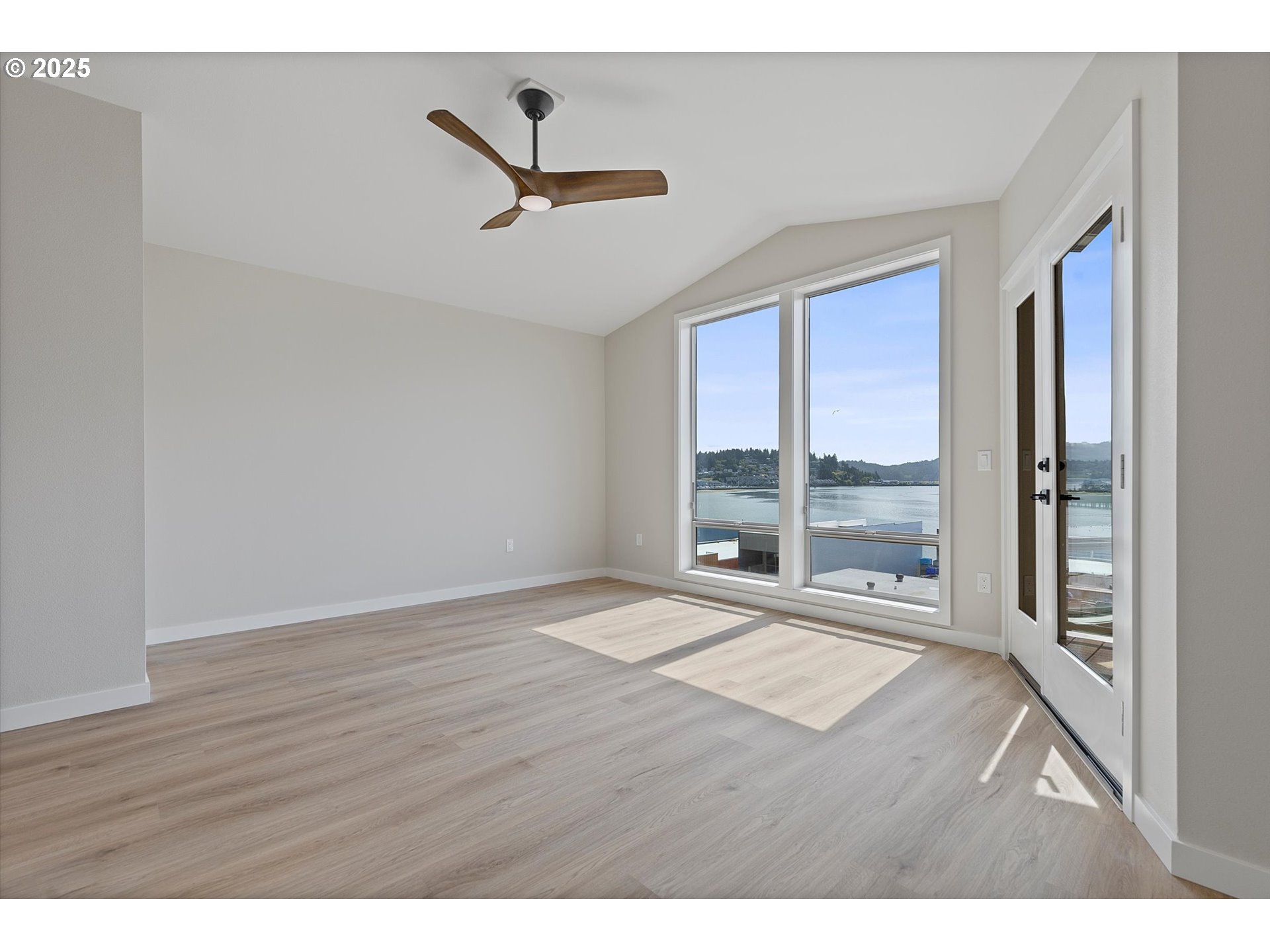 819 Southwest 13th Street, Unit 2 Newport, OR 97365 - Photo 26 of 35