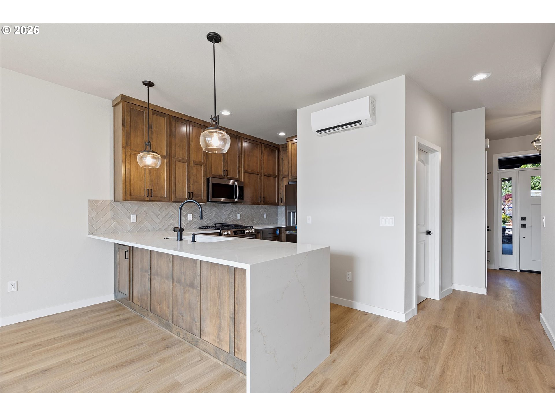 819 Southwest 13th Street, Unit 2 Newport, OR 97365 - Photo 10 of 35