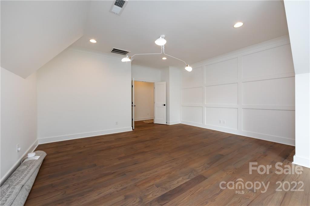 1700 Sterling Road Charlotte, NC 28209 - Photo 29 of 32 Gallery Image 29