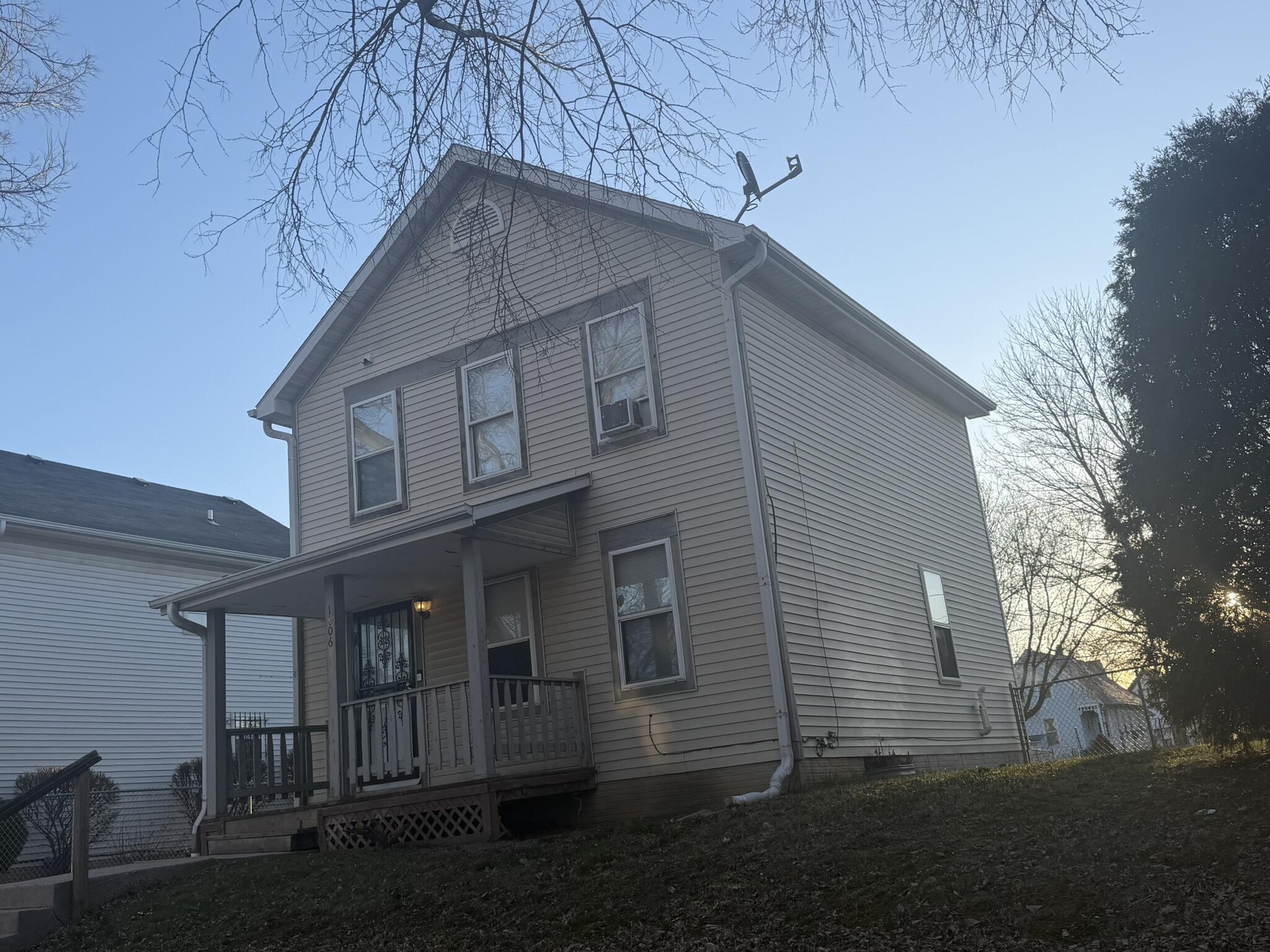 1806 North 24th Street Milwaukee, WI 53205 - Photo 2 of 4 IMG_2269 copy