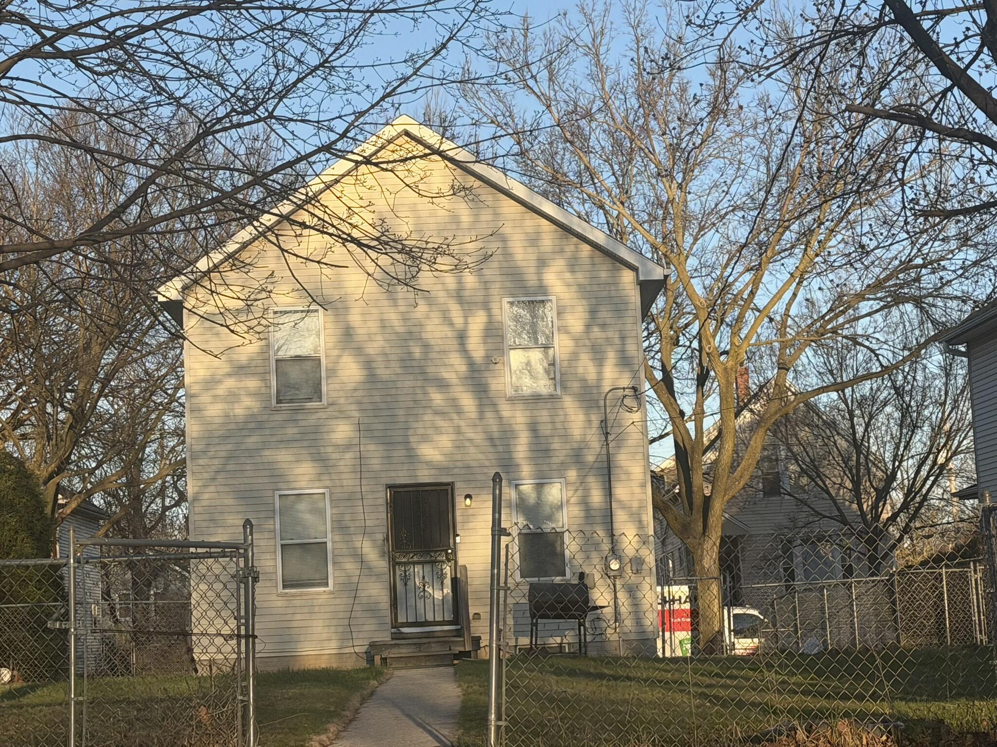 1806 North 24th Street Milwaukee, WI 53205 - Photo 4 of 4 IMG_2272