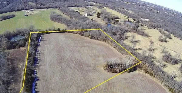$325,000 | 34910 East Colbern Road, Lone Jack, MO 64070