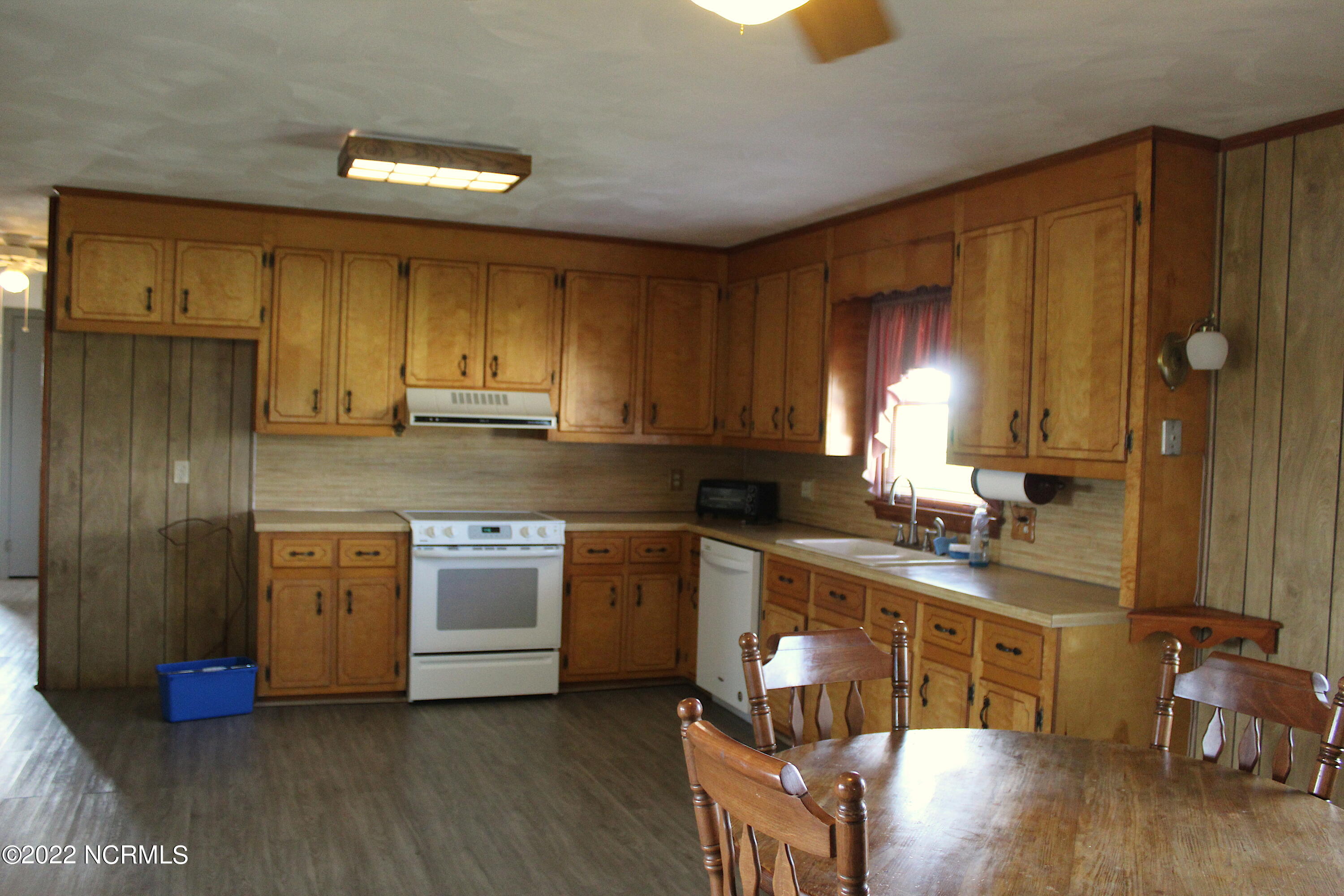 458 Swamp Road Hertford, NC 27944 - Photo 7 of 33 IMG_1769