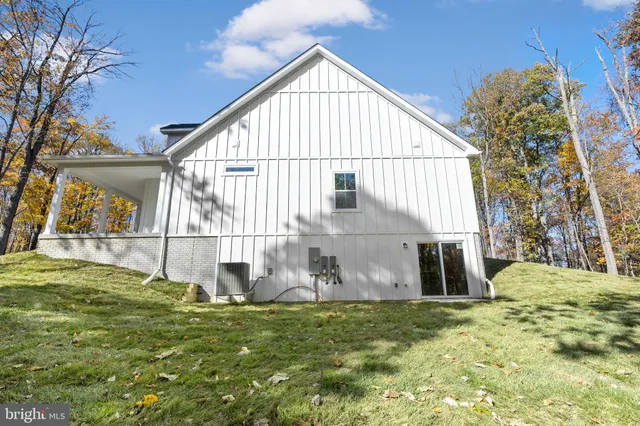 $1,199,999 | 17 Mistletoe Lane, Shepherdstown, WV 25443