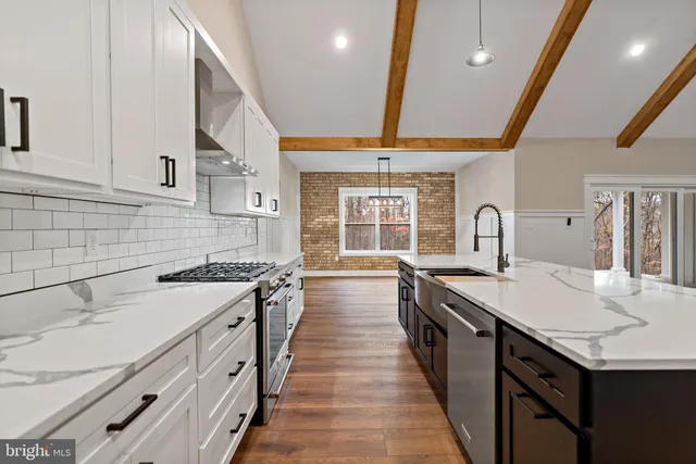 $1,199,999 | Mistletoe Lane, Shepherdstown, WV 25443