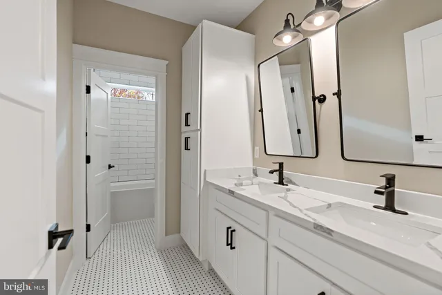 $1,199,999 | 17 Mistletoe Lane, Shepherdstown, WV 25443