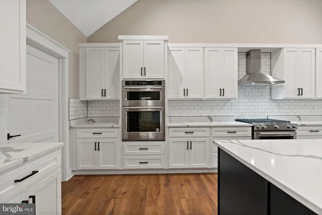 $1,199,999 | 17 Mistletoe Lane, Shepherdstown, WV 25443