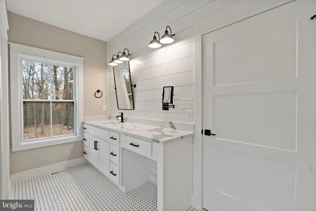 $1,199,999 | 17 Mistletoe Lane, Shepherdstown, WV 25443