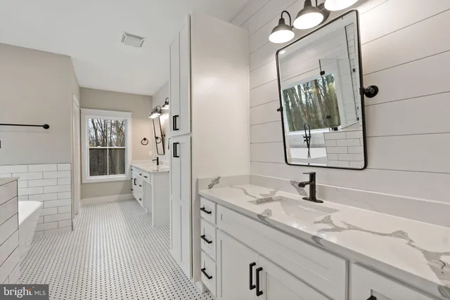 $1,199,999 | 17 Mistletoe Lane, Shepherdstown, WV 25443