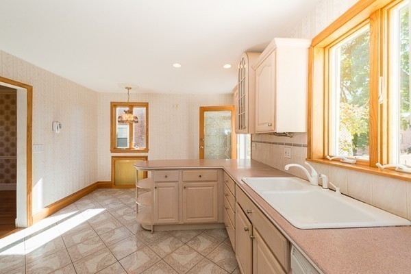 234 Bonad Road Brookline, MA 02467 - Photo 11 of 24 Gallery Image 11