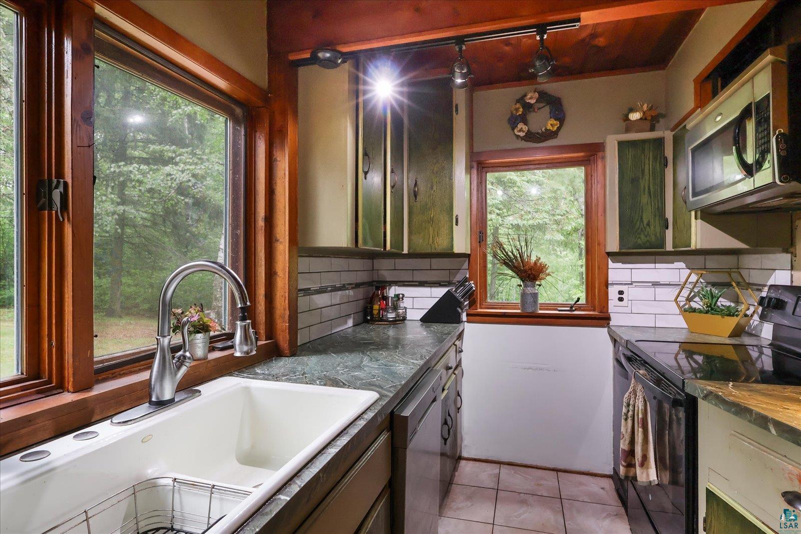 5038 Morris Thomas Road Hermantown, MN 55811 - Photo 7 of 96