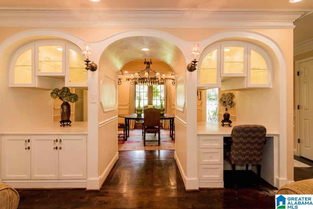 2525 Shades Crest Road Birmingham, AL 35216 - Photo 10 of 47