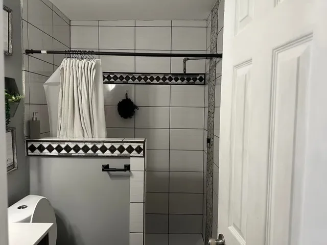 $1,200 | 919 Sam Houston Street, Liberty, TX 77575