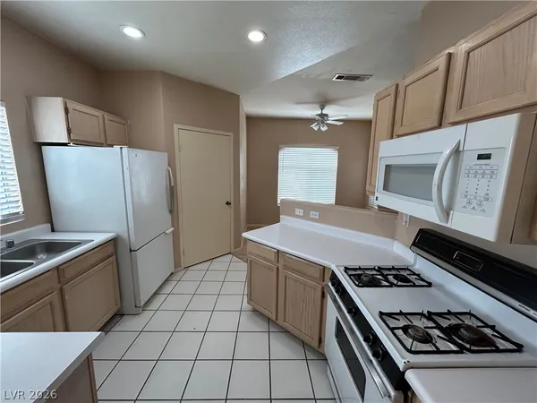 $1,350 | 9000 South Las Vegas Boulevard, Unit 2047, Las Vegas, NV 89123