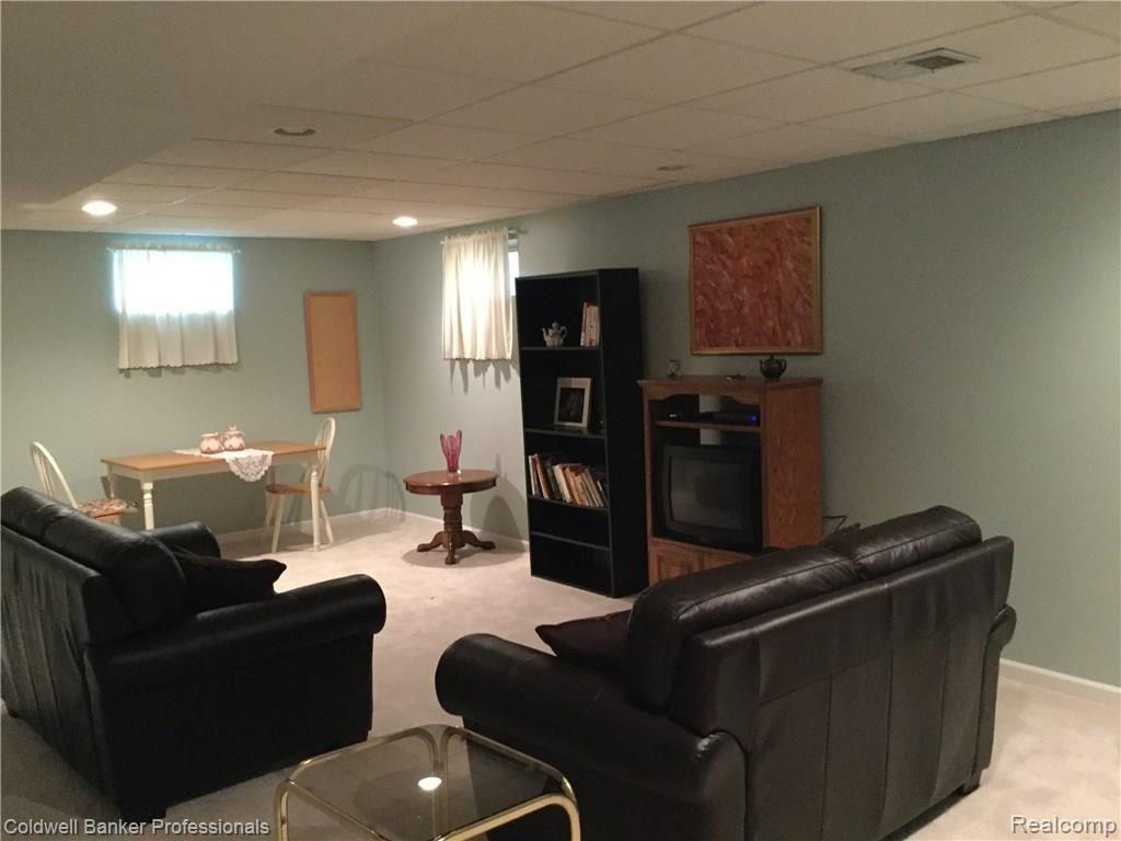 2207 Crystal Drive, Unit 20 Rochester Hills, MI 48309 - Photo 18 of 20