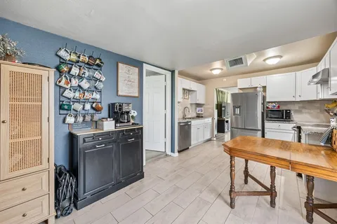 $249,000 | 2345 Brothers Street, Fort Worth, TX 76106