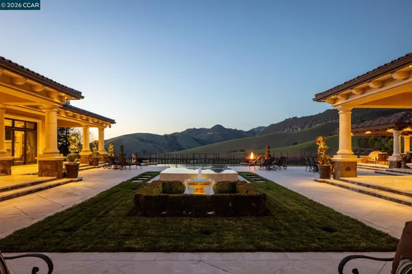 $12,300,000 | 940 Eagle Ridge Drive, Danville, CA 94506