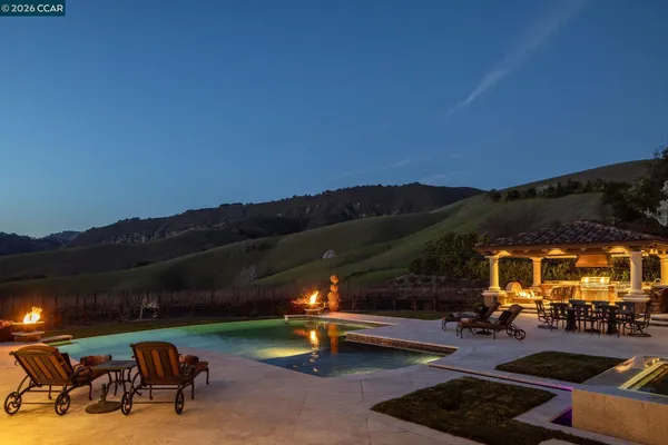 $12,300,000 | 940 Eagle Ridge Drive, Danville, CA 94506