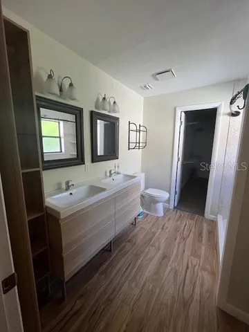 a bathroom with a tub
