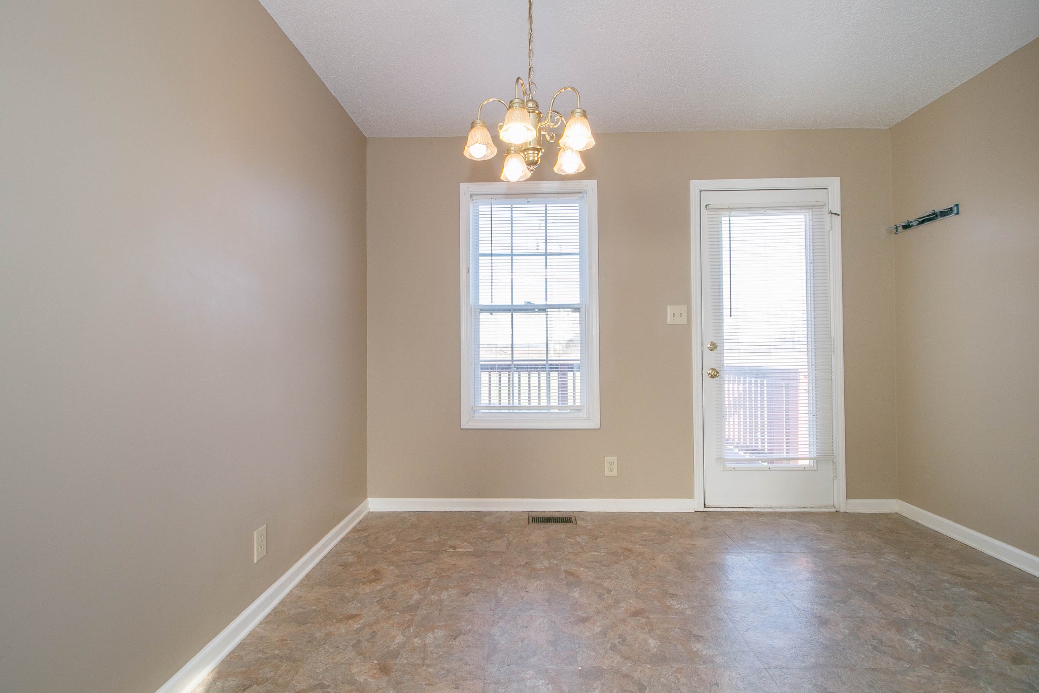 1945 Timberline Circle Oak Grove, KY 42262 - Photo 14 of 31