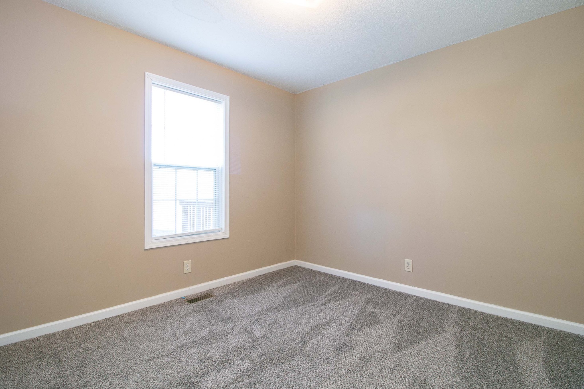 1945 Timberline Circle Oak Grove, KY 42262 - Photo 16 of 31