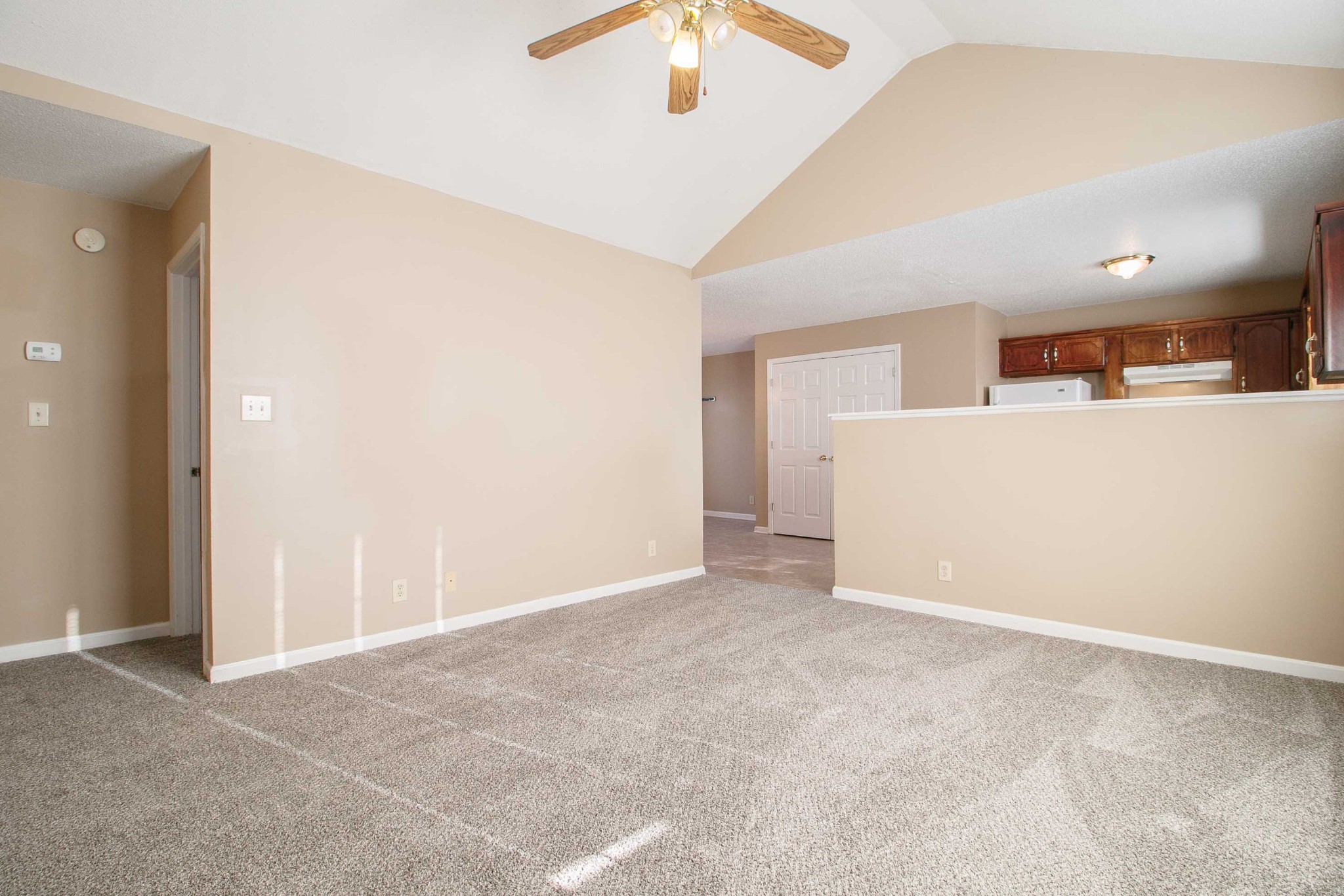 1945 Timberline Circle Oak Grove, KY 42262 - Photo 4 of 31