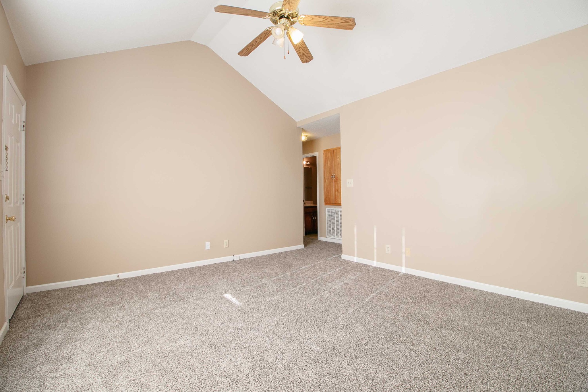 1945 Timberline Circle Oak Grove, KY 42262 - Photo 5 of 31