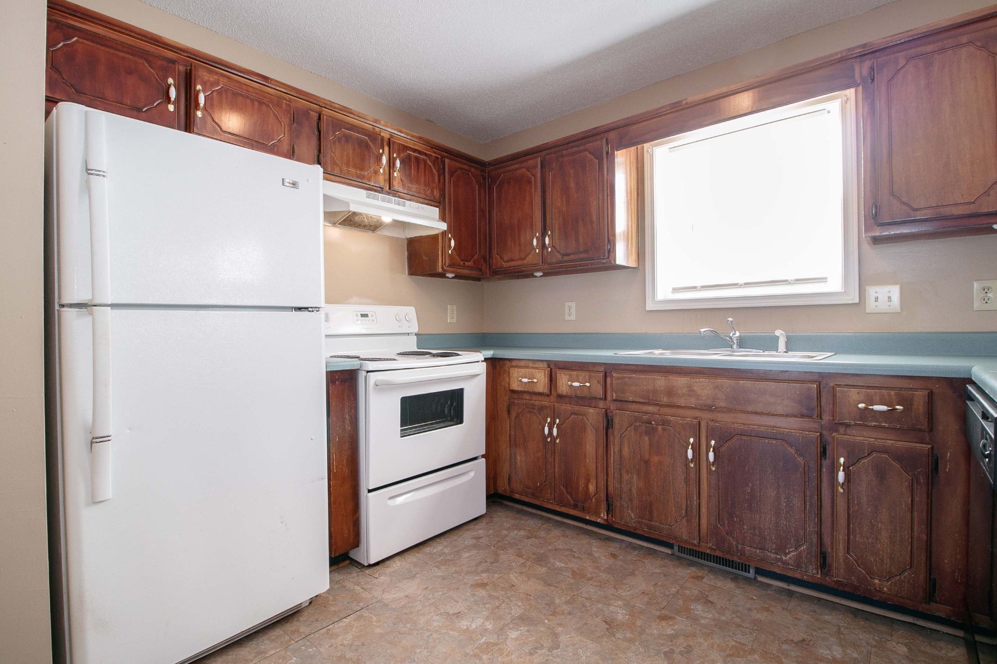 1945 Timberline Circle Oak Grove, KY 42262 - Photo 8 of 31