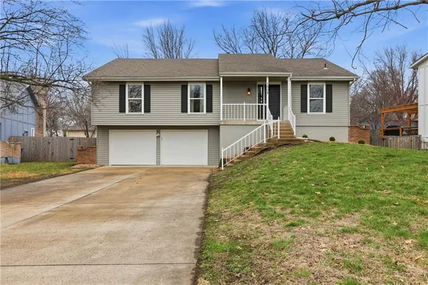 $349,900 | 1508 Southeast Long Place, Lee's Summit, MO 64063