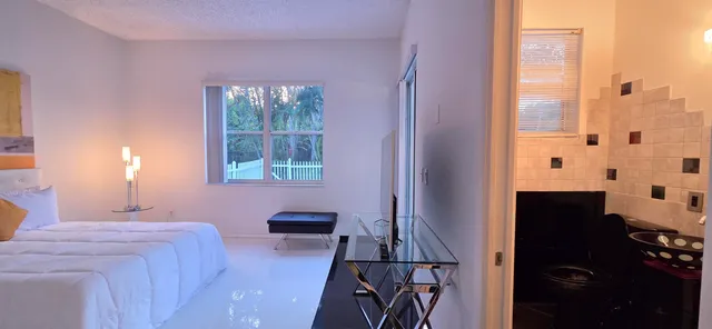 $5,000 | 661 Lake Wellington Drive, Wellington, FL 33414