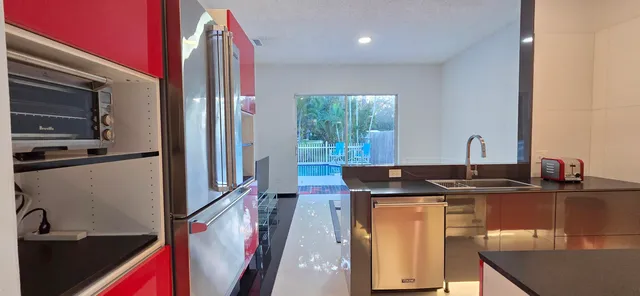 $5,000 | 661 Lake Wellington Drive, Wellington, FL 33414