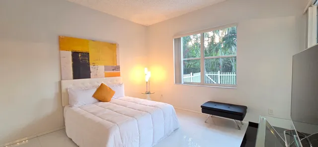 $5,000 | 661 Lake Wellington Drive, Wellington, FL 33414