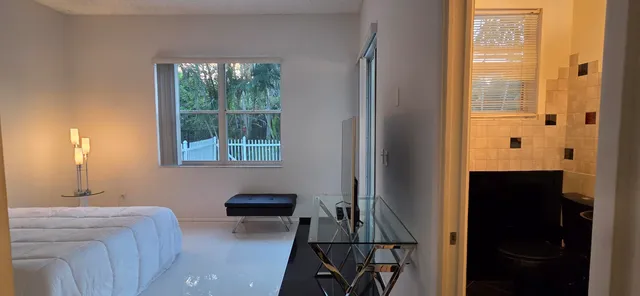 $5,000 | 661 Lake Wellington Drive, Wellington, FL 33414