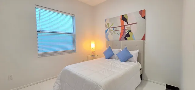 $5,000 | 661 Lake Wellington Drive, Wellington, FL 33414