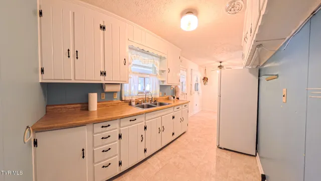 $189,900 | 212 Hemlock Road, Bristol, TN 37620