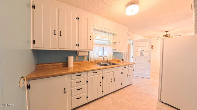 $189,900 | 212 Hemlock Road, Bristol, TN 37620