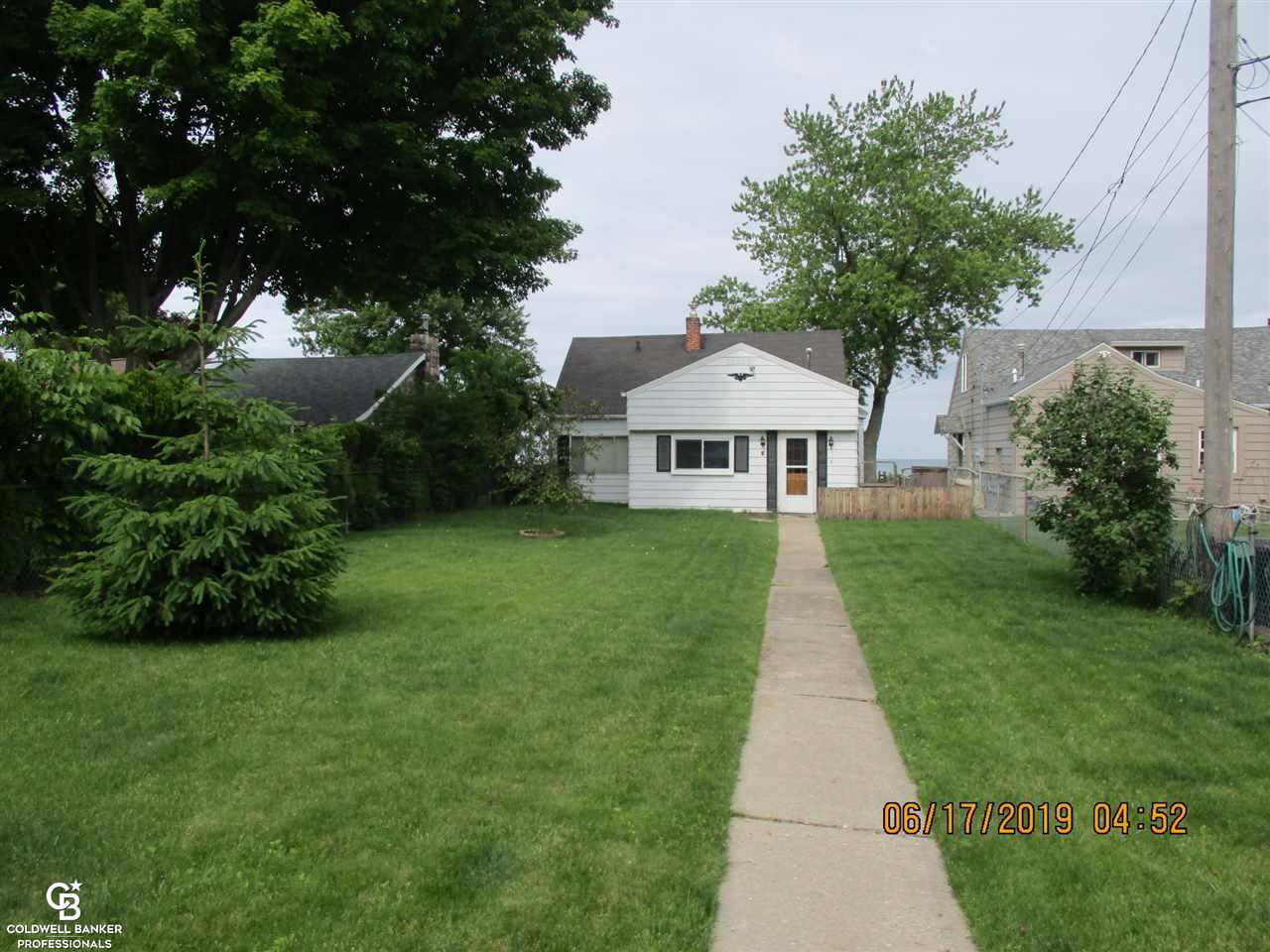5338 Lakeshore Road Fort Gratiot, MI 48059 - Photo 8 of 41 31384276-7.JPG